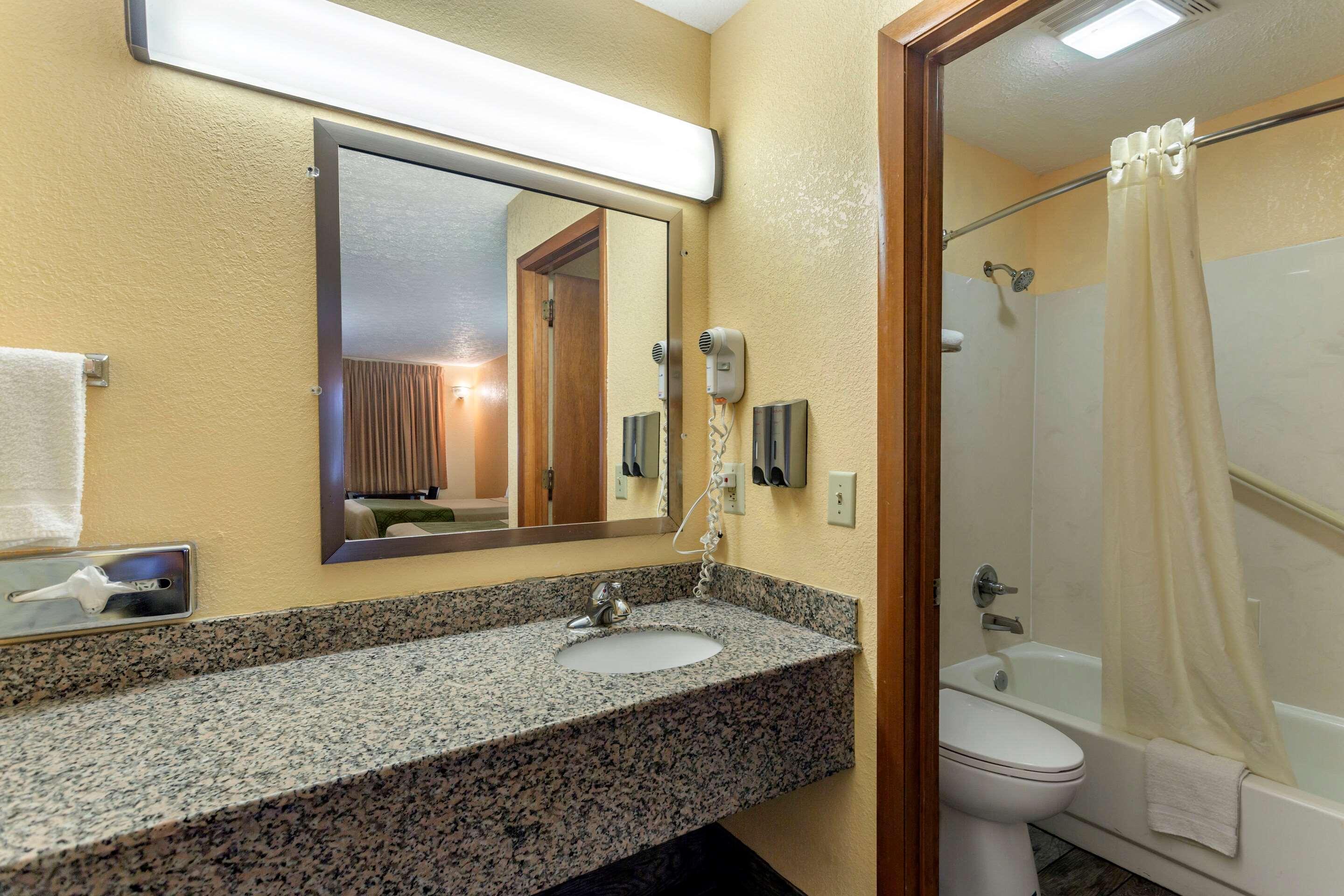 Econo Lodge Nashville North - Opryland Экстерьер фото