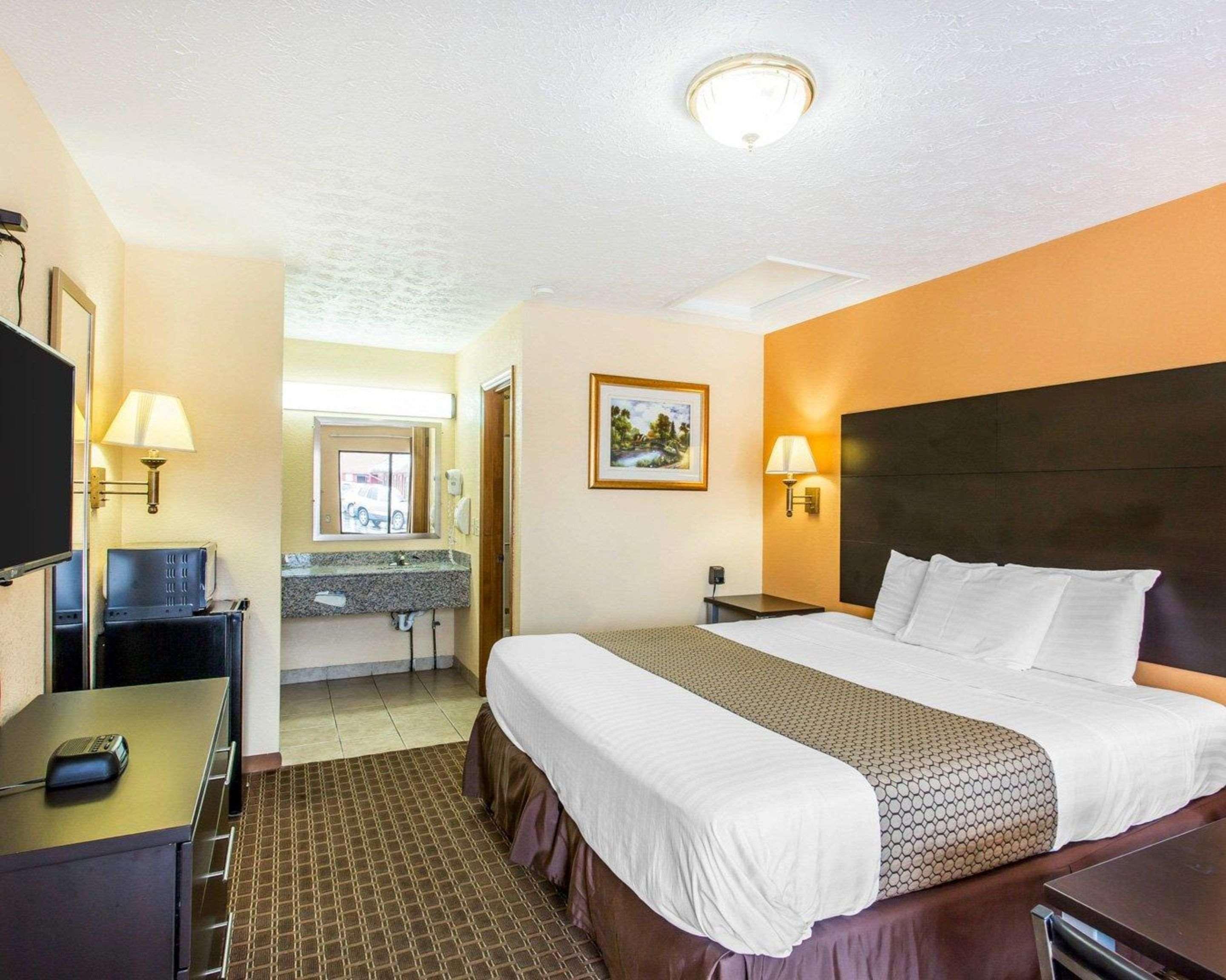 Econo Lodge Nashville North - Opryland Экстерьер фото