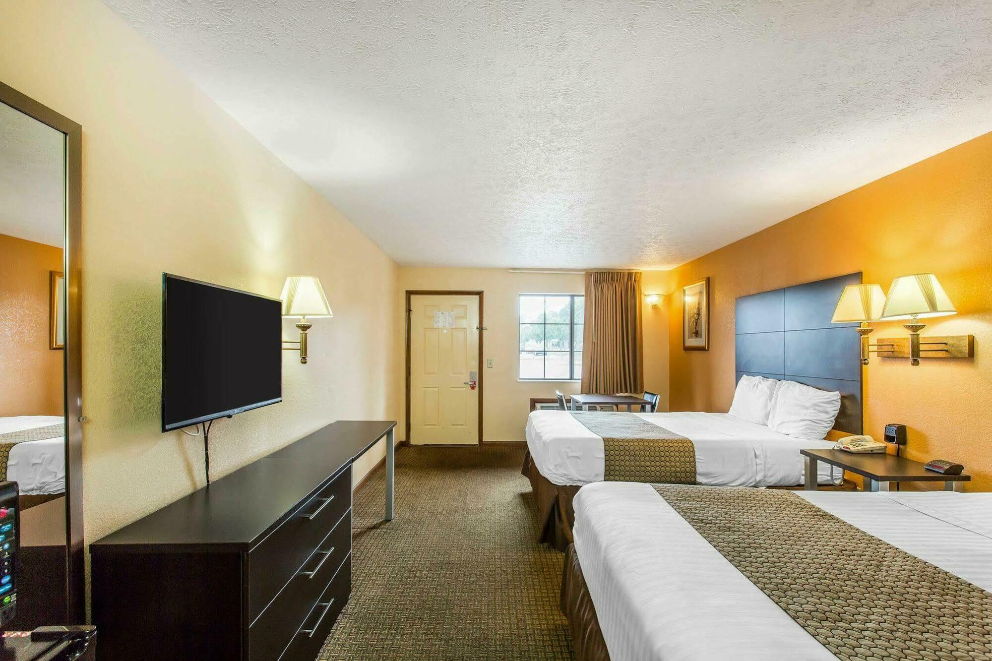 Econo Lodge Nashville North - Opryland Экстерьер фото