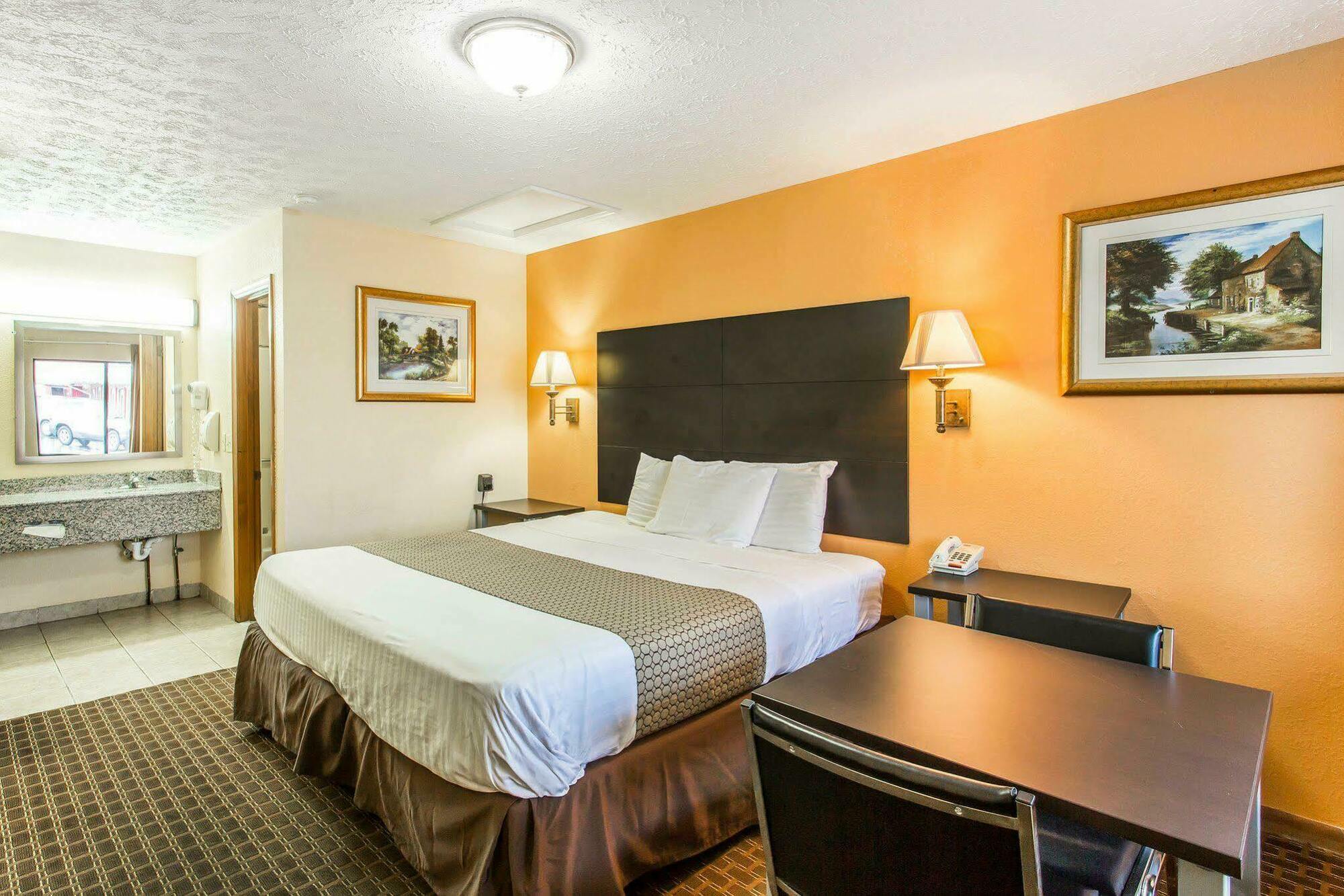Econo Lodge Nashville North - Opryland Экстерьер фото